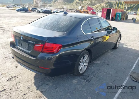 2013 BMW 528I из США, поврежденный, VIN WBAXG5C59DD229268